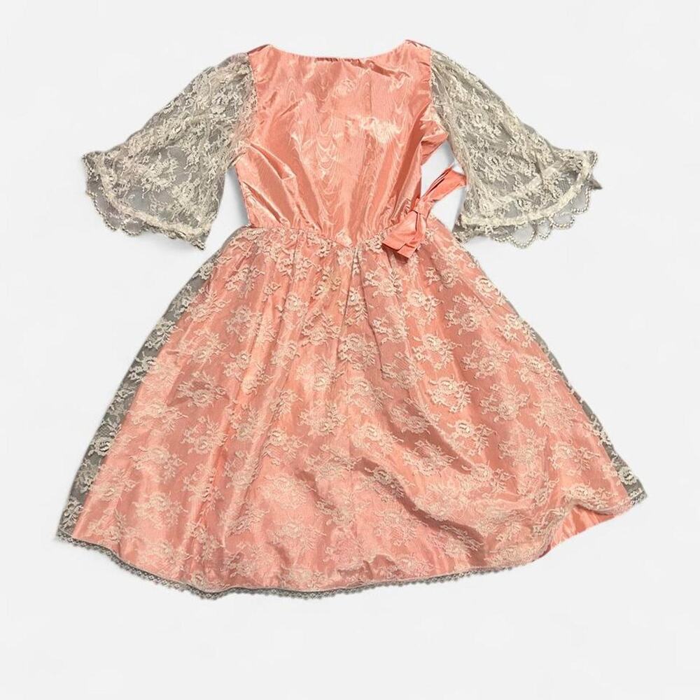 Girls size 8 vintage 80s handmade dress w lace layers & white lace sleeves
